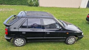 Škoda Felicia se shrnovacím střešním oknem