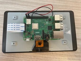 Raspberry Pi 3 B+ + Pi Touch display 7"