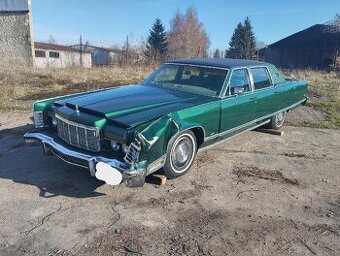 Lincoln Continental Town Car (r.1976) - havarovaný