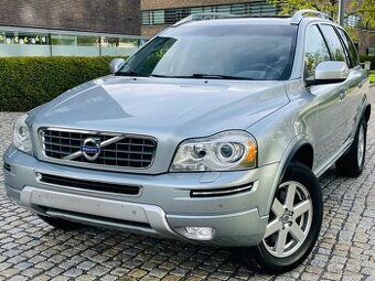 Volvo XC90 2.4 D5 4x4 AUT SERVISKA TAŽNÉ