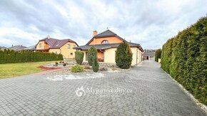 Prodej prostorného rodinného domu 5+kk, 300 m2 - Vrbovec, ok