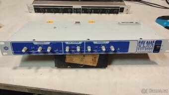 elektronicky nastavitelna vyhybka crossover show scx202s