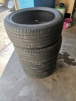 Pirelli 235/40R19