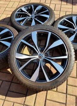 Zimní sada VOLKSWAGEN / ŠKODA 5x100 R18 pneu 215/45/18 4x9mm
