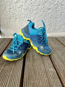 Outdoorove tenisky Adidas Terrex vel 28