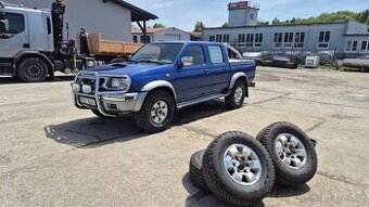Nissan Navara 2.4 TD