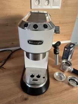 Kávovar Delonghi