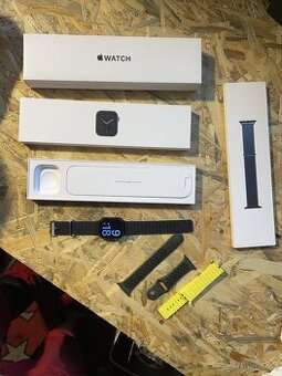 Prodám AW SE 44mm + cellular Hodinky mají běžné známky noše - 1