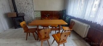 Dřevěný stůl a židle - 1