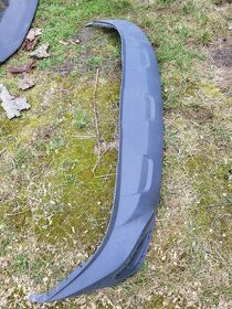 Audi Q8 zadní spoiler