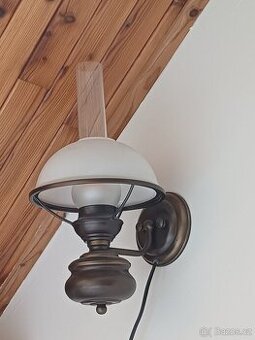 Nástěnná lampa
