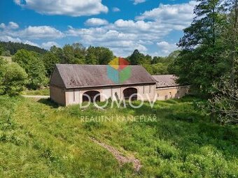 Prodej souboru hospodářských budov s pozemky – 13 337 m², Jí