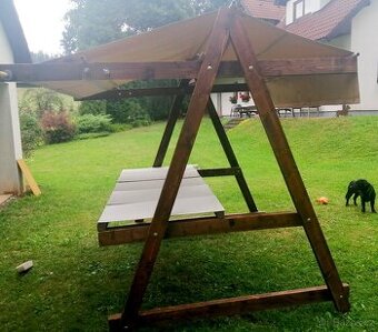 Prodám dřevěný rozkládací prodejní stánek