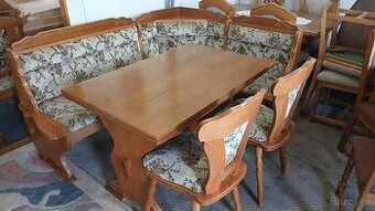 Masivní rohová lavice + 2x židle + rozkládací stůl