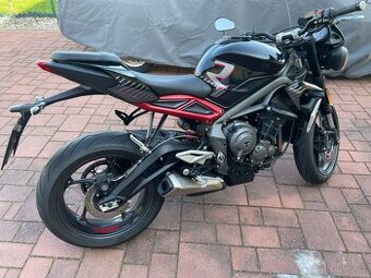 Triumph Street Triple 765 R, 4/22,3500km,jako nový