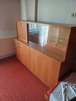 Starožitný nábytek - Příborník