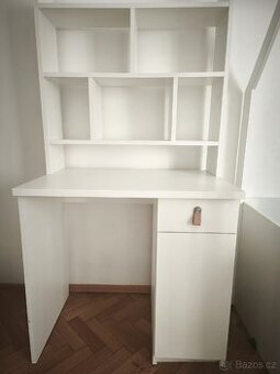 Dětský psací stůl s nástavbou