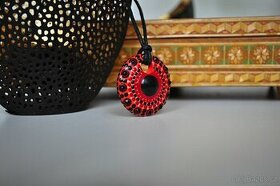 Přívěsek dámský červený Mandala - Nový začátek