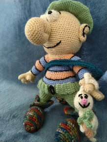 Ručně vyráběné háčkované hračky.