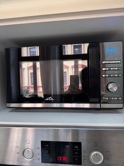 Černá mikrovlnná trouba Eta Galateo