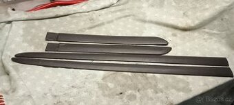 Dveřní lišty Toyota Avensis 2010