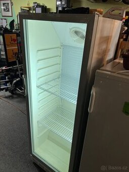 PROSKLENÁ LEDNICE HSC 360 GASTRO,CHLADNIČKA