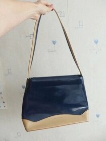 Tmavěmodrá laková kabelka přes rameno Pierre Cardin