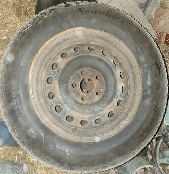 sada zimních Matador Nordicca 215/70R16 Outlander