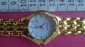 4 použité náramkové hodinky + 3 kovové řetízky