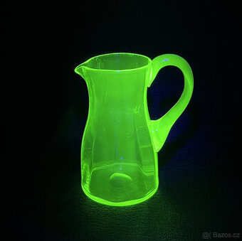 Starožitný cejchovaný džbánek 200ml, uranové sklo