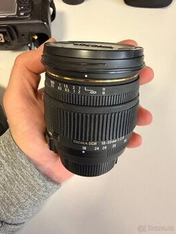 Objektiv Sigma 18-50mm jako nový