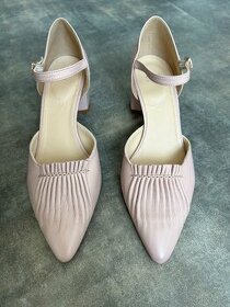 Kožené lodičky Baťa vel. 39