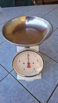 prodám mechanickou kuchyňskou váhu do 5 kg