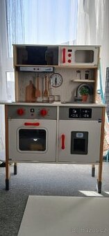 Dětská dřevěná kuchyňka s příslušenstvím