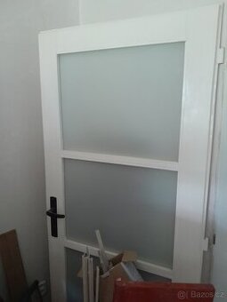 Prodám dřevěné interiérové dveře, prosklené