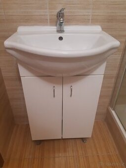 Umývadlo se skříňkou