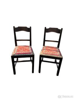 2 pohodlné židle z masivu