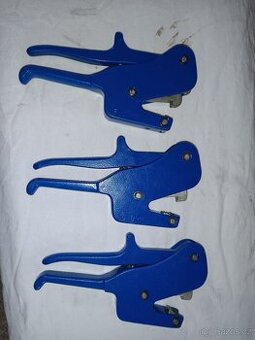 Kleště na plechové ušní známky