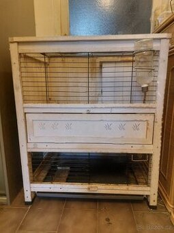 Velká dřevěná dvoupatrová klec