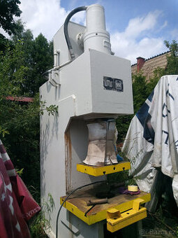 lis hydraulicky ZEULENDORA, typ PYE 100 S/1M