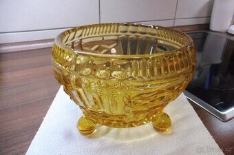 Retro mísa na ovoce