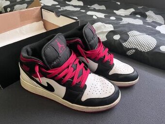 Air Jordan 1 mid (gs)