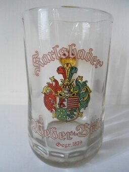 Pivní sklo, půllitr, třetinka, cedule, pivovar, tácky.