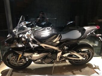 Triumph Daytona Moto2 765 Limited Edition – 31/765
