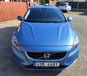 2015 Volvo v40