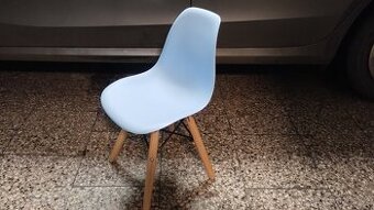 malá dětská židle