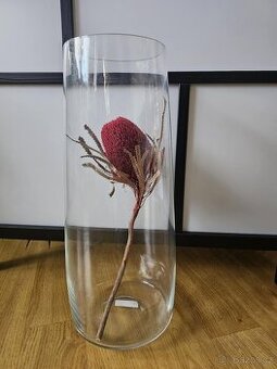 Krásná elegantní váza na květiny