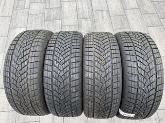 Zimní pneu 235 55 18 Goodyear zánovní
