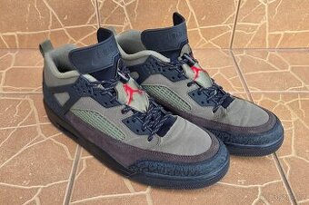 Jordan Spizike Low