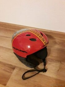 Helma na lyže